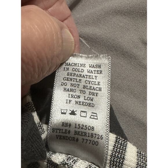 BKE Womens Top Med 3/4 SLEEVE KNIT Gray White Striped Laced Sides Very Soft - Picture 8 of 12